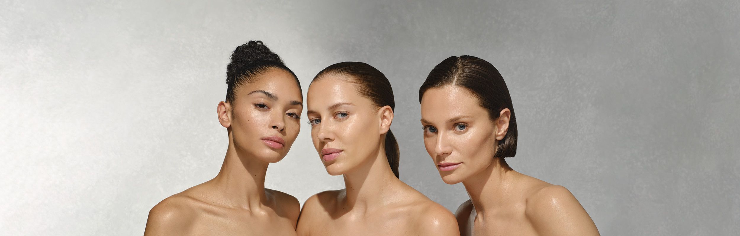 Slider Modelmotiv drei Frauen